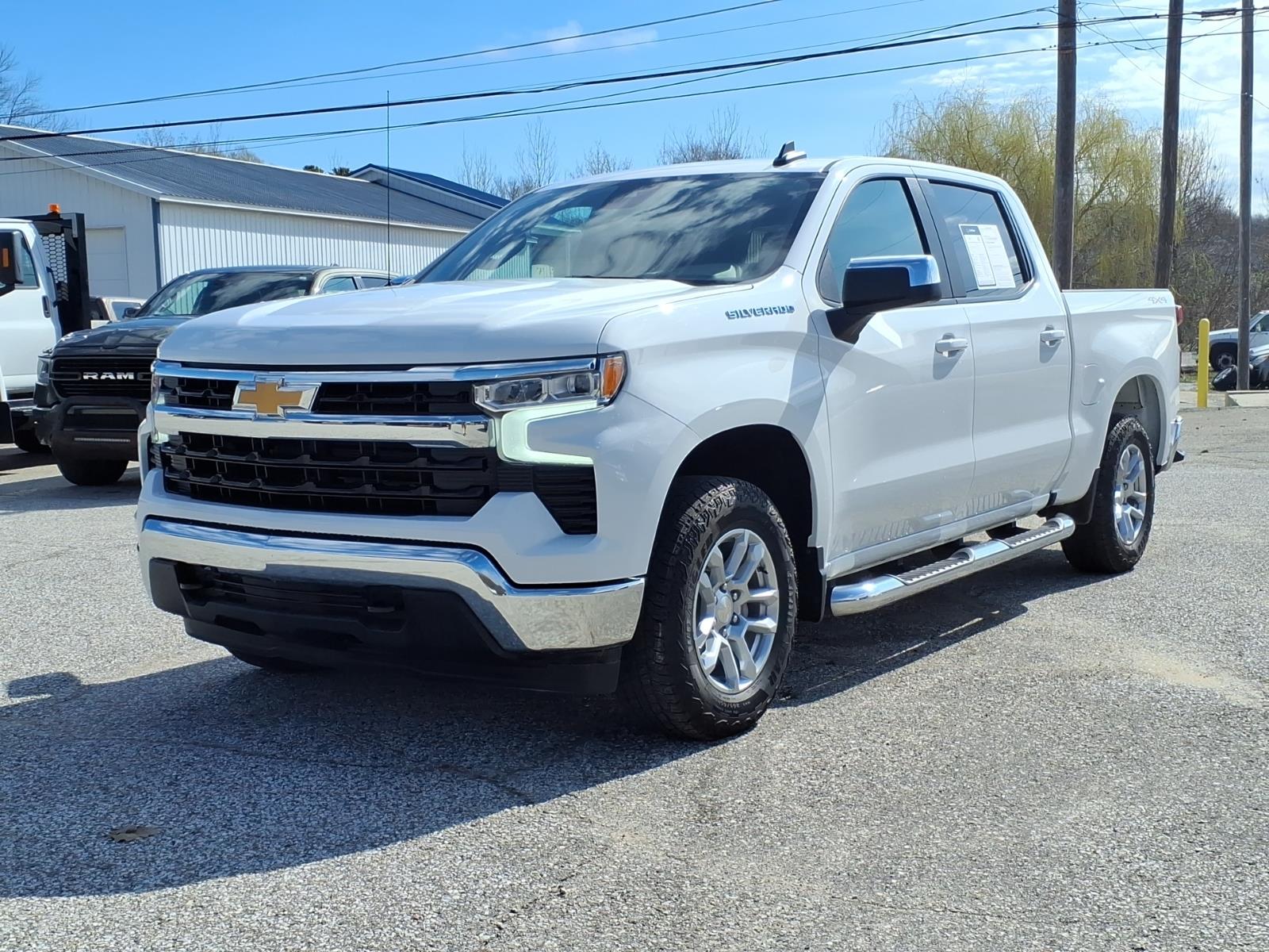 2022 Chevrolet Silverado 1500 LT - Photo 14