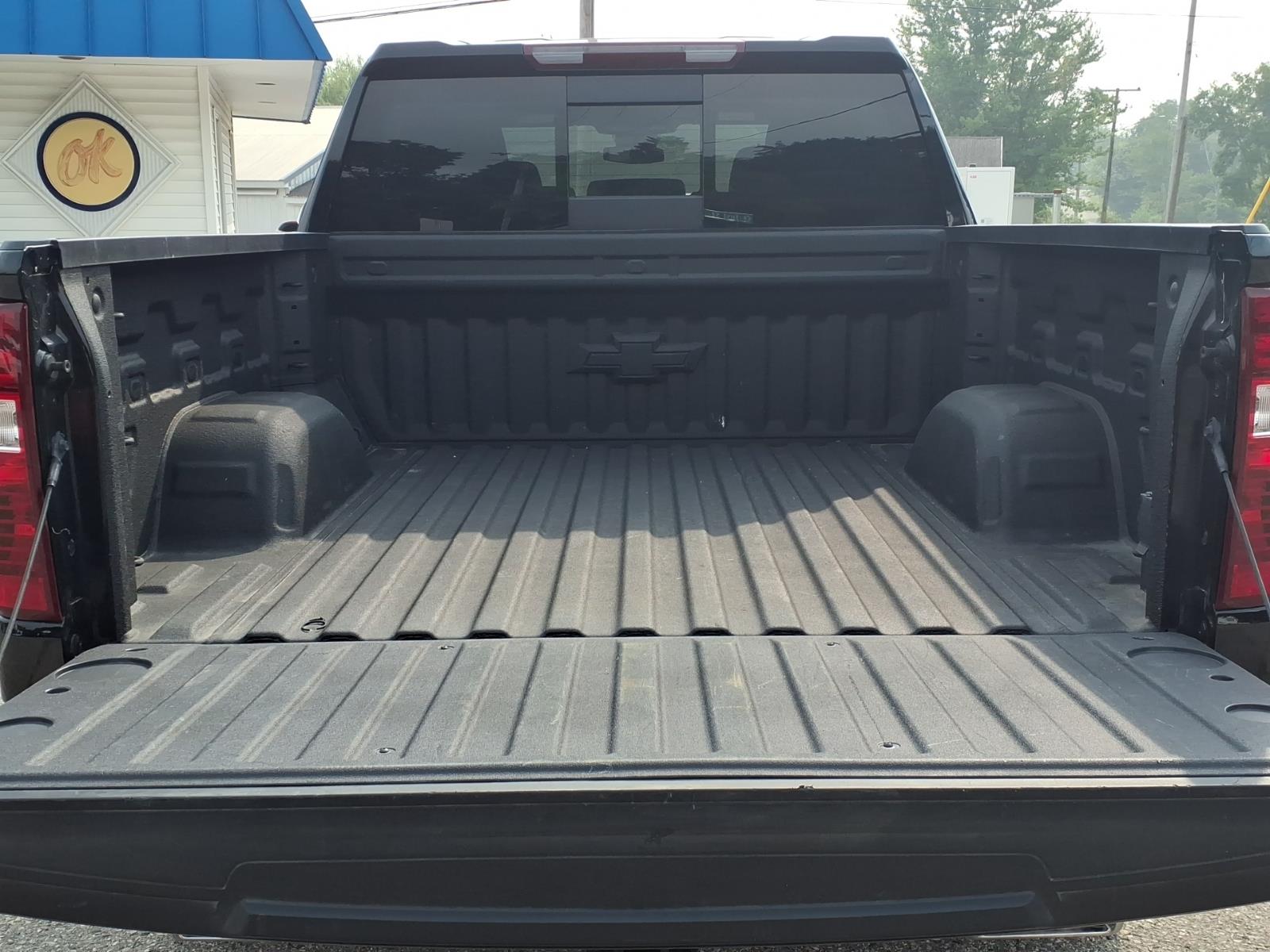 2023 Chevrolet Silverado 1500 LT - Photo 14