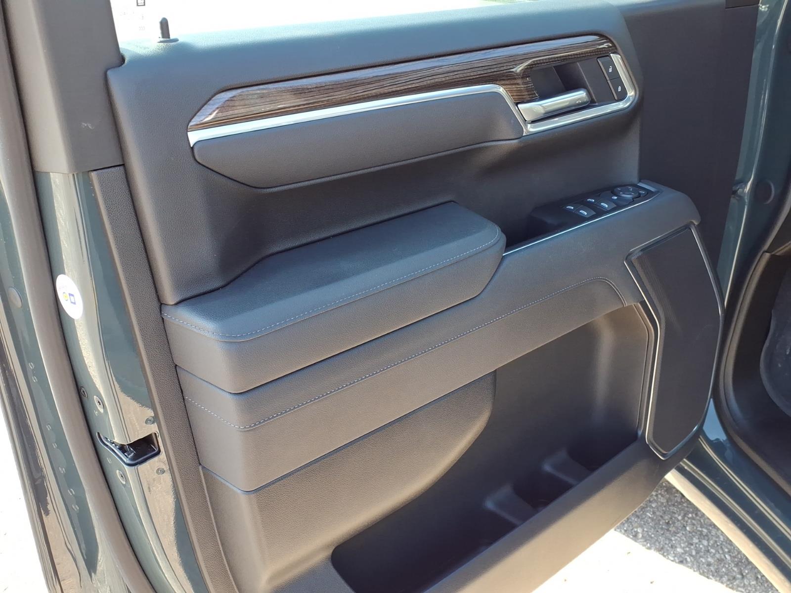 2025 Chevrolet Silverado 1500 LT - Photo 17