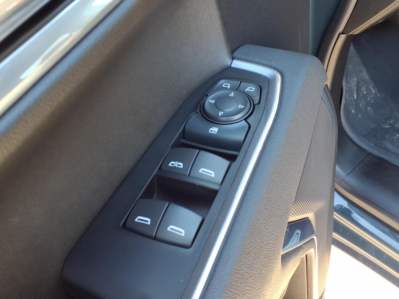 2025 Chevrolet Silverado 1500 LT - Photo 18