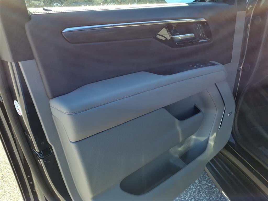 New 2026 Chevrolet Suburban LT SUV