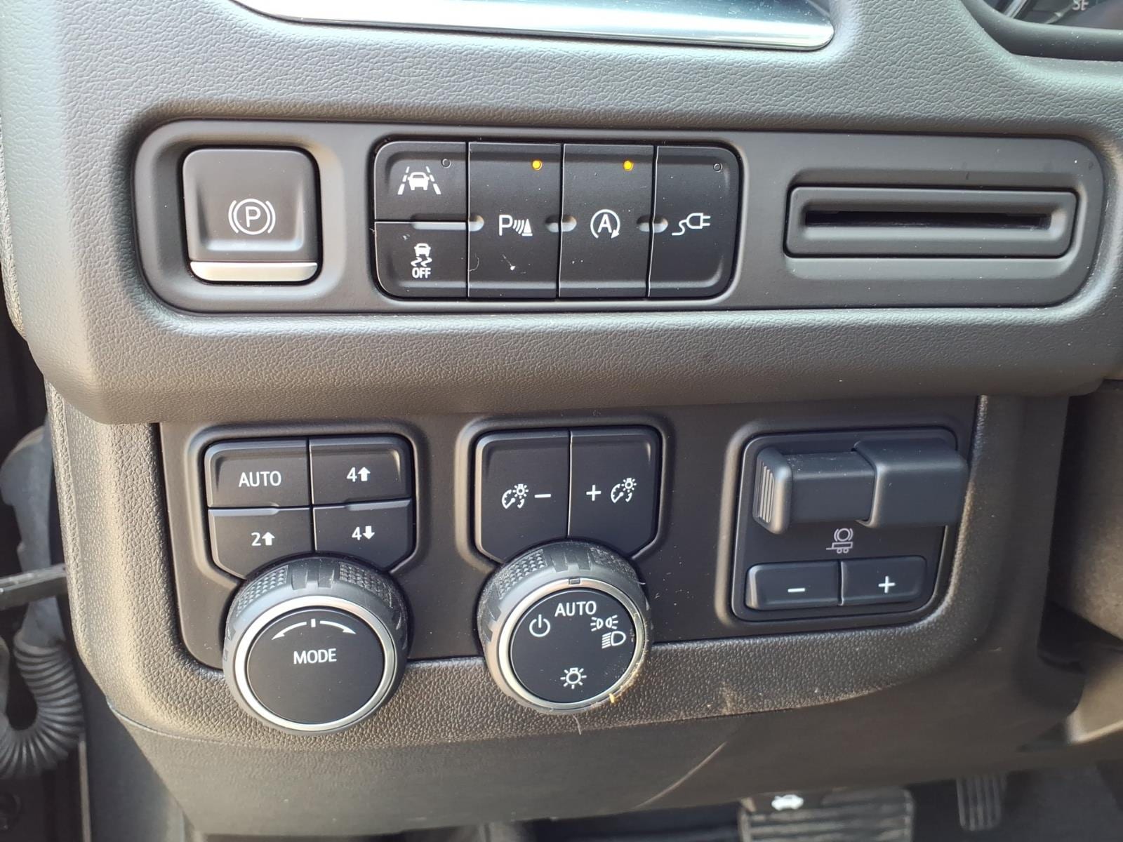 2022 Chevrolet Tahoe LS - Photo 12