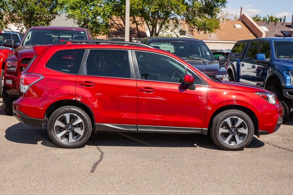 2017 Subaru Forester 2.5i Premium photo 3