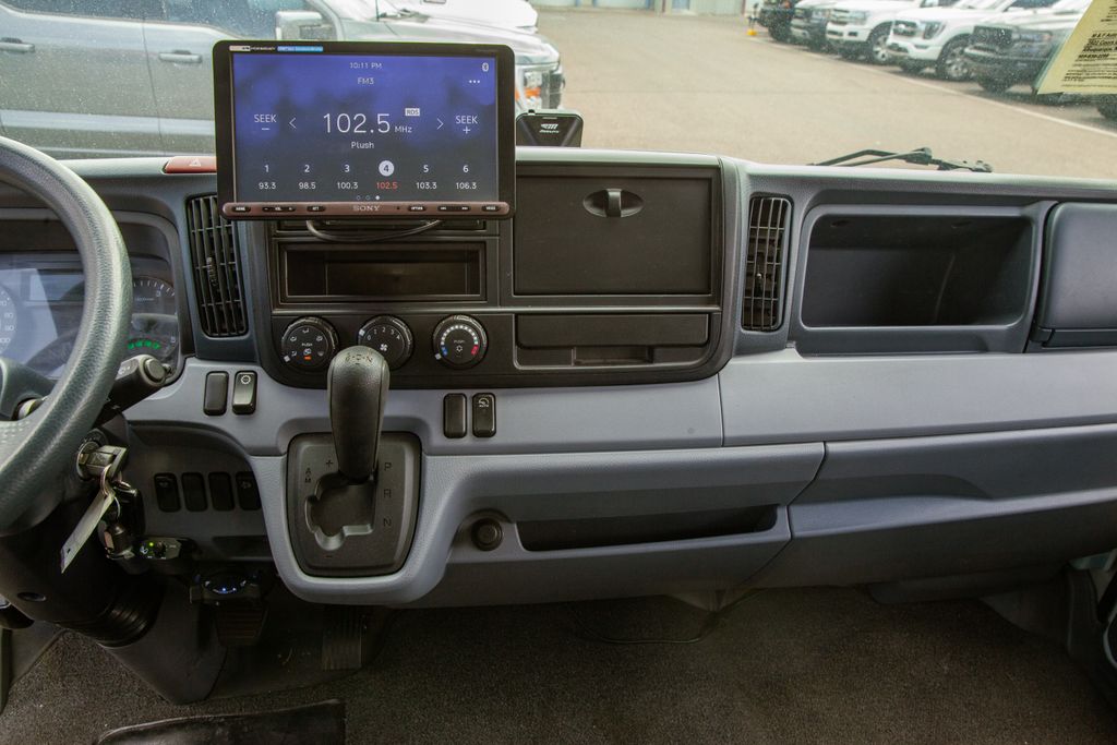2017 Mitsubishi Fuso FE - Photo 13