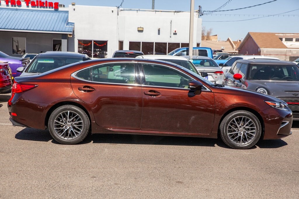 2017 Lexus ES 350 photo 3