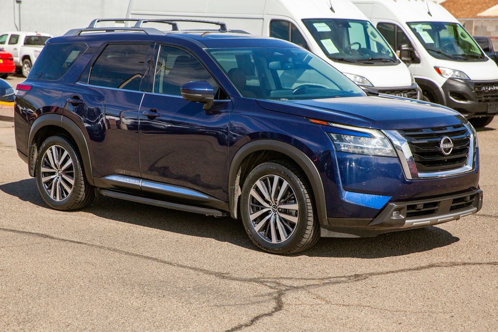 2022 Nissan Pathfinder Platinum