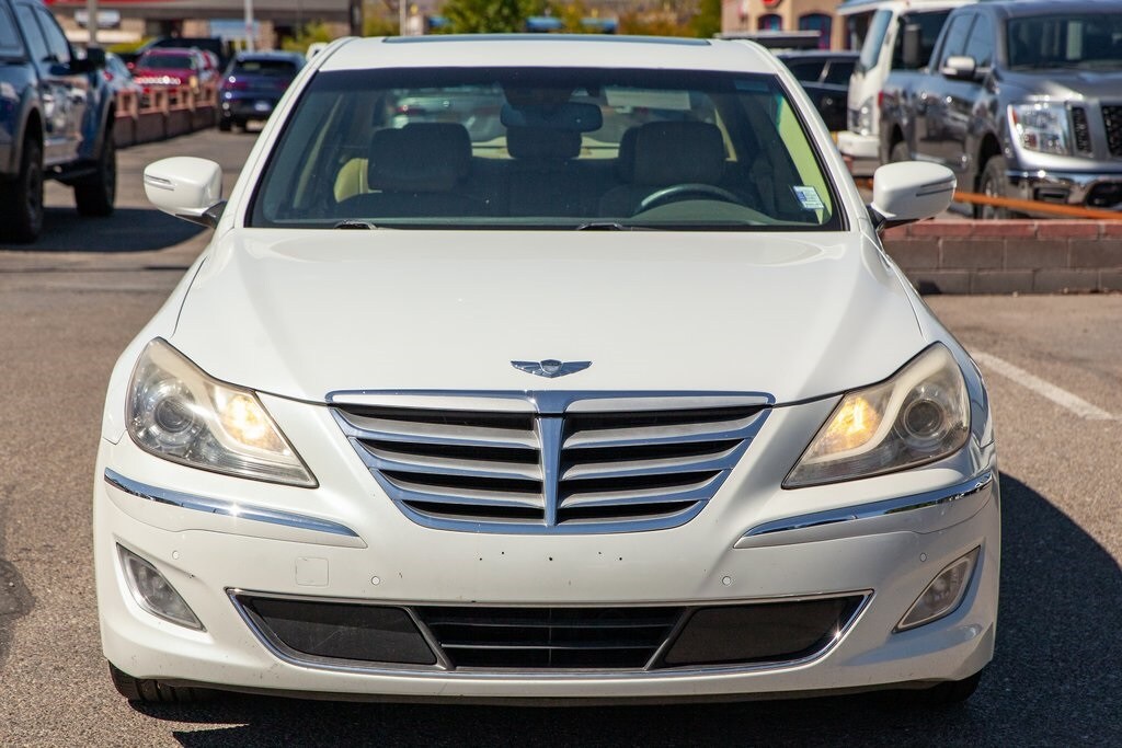 2012 Hyundai Genesis 3.8 photo 2