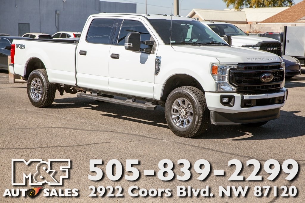 2022 Ford F-350 Super Duty XLT's photo