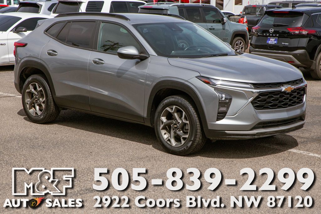 2025 Chevrolet Trax LT's photo
