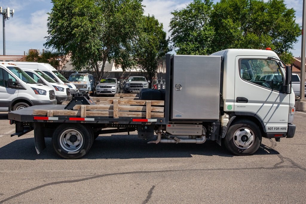 2017 Mitsubishi Fuso FEC52S photo 3