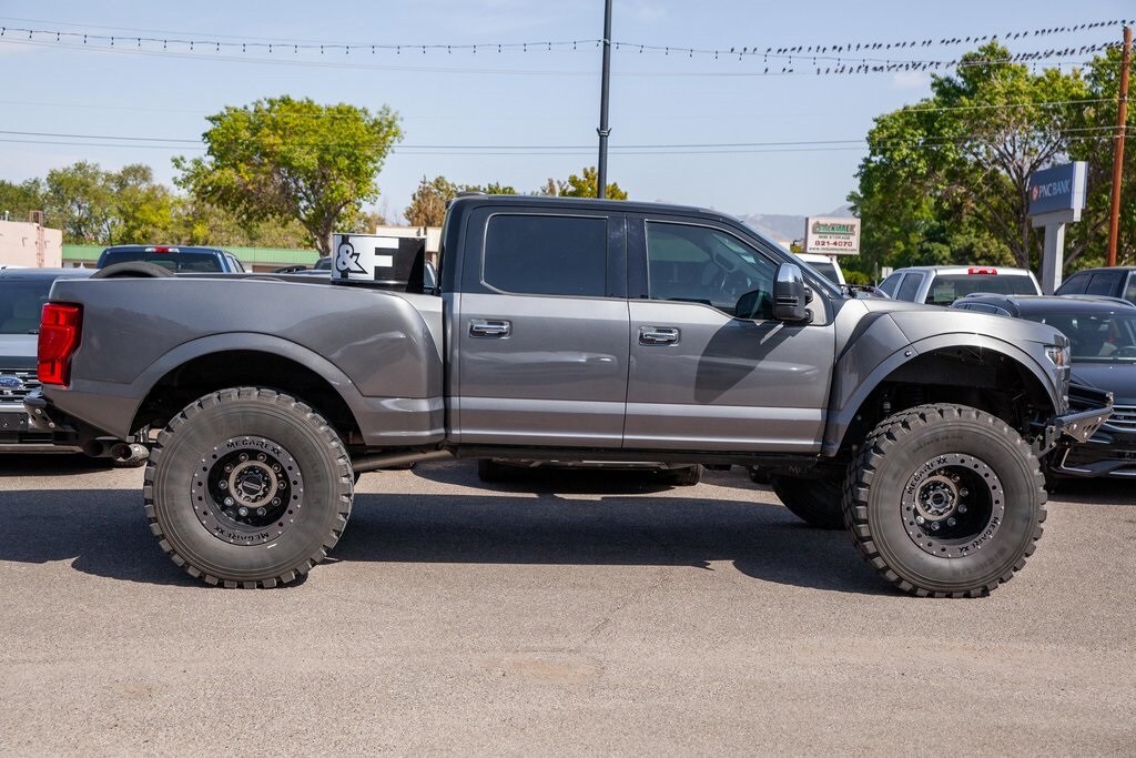 2022 Ford F-250 Lariat photo 3
