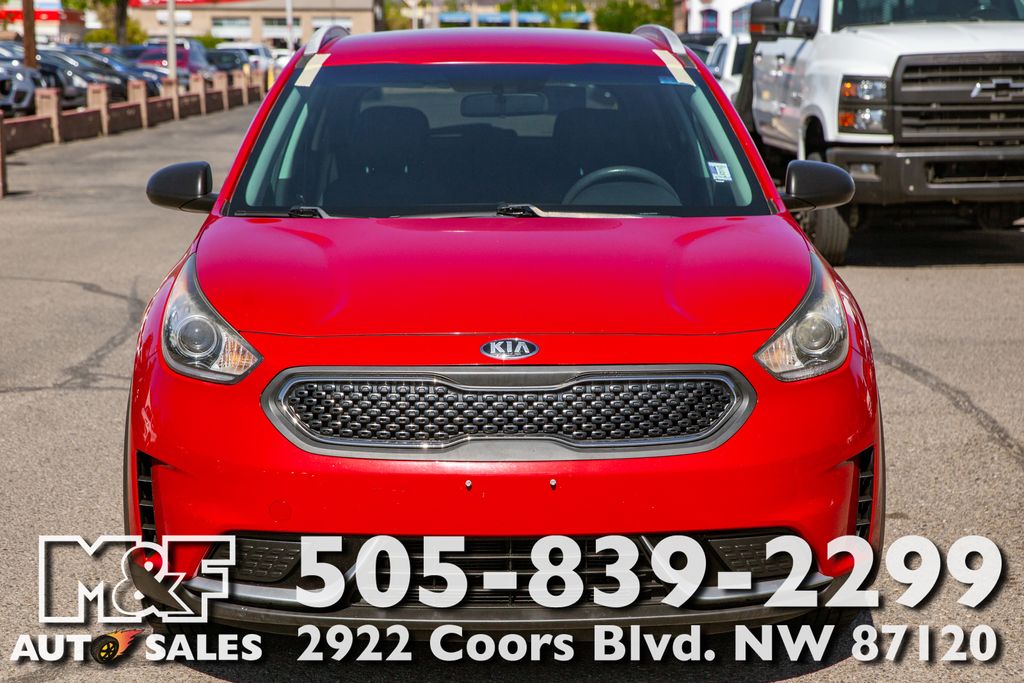 2017 Kia Niro LX's photo