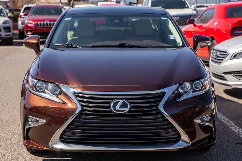 2017 Lexus ES 350 photo 2