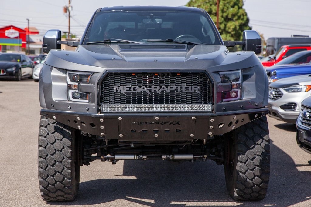 2022 Ford F-250 Lariat photo 2