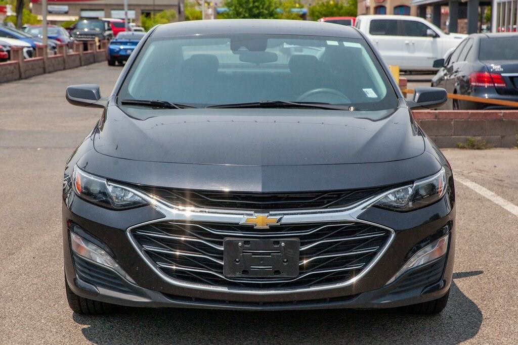 2023 Chevrolet Malibu 1LT photo 2