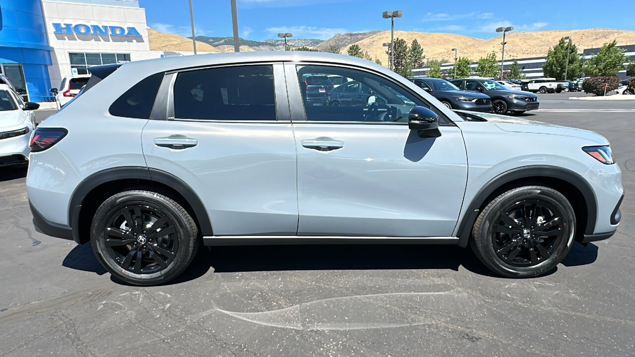 2026 Honda HR-V Sport photo 2