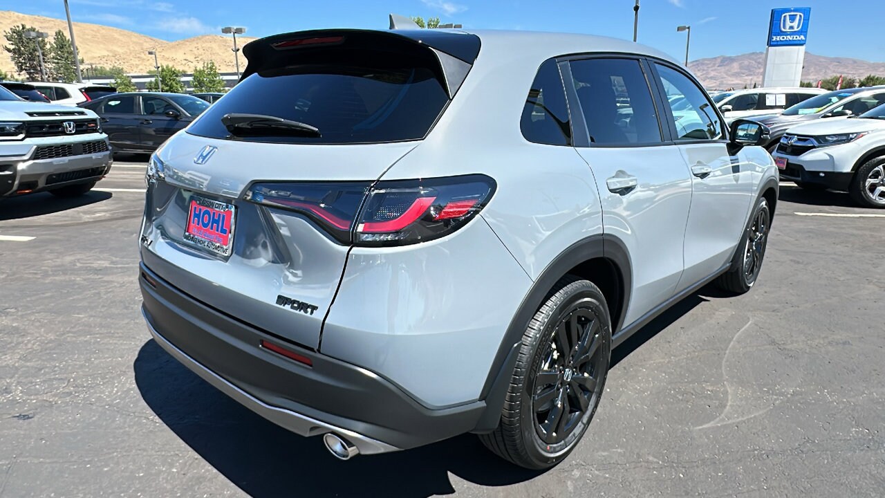 2026 Honda HR-V Sport photo 3