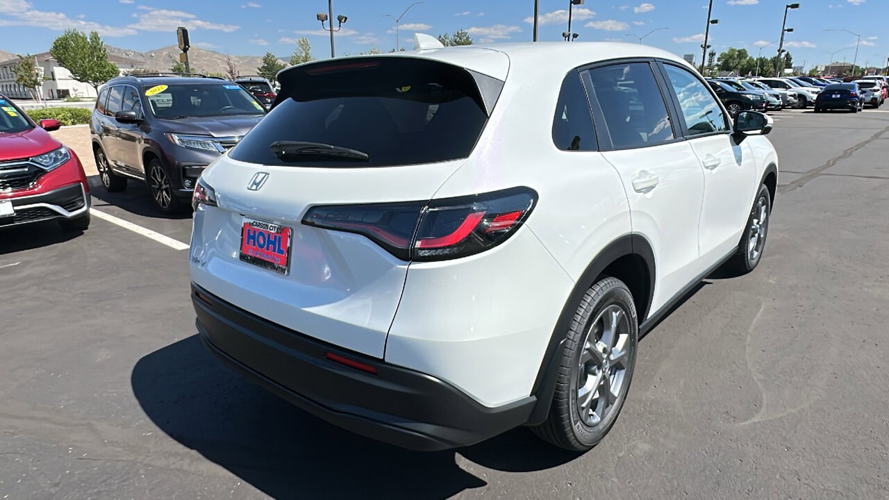 2026 Honda HR-V LX photo 3