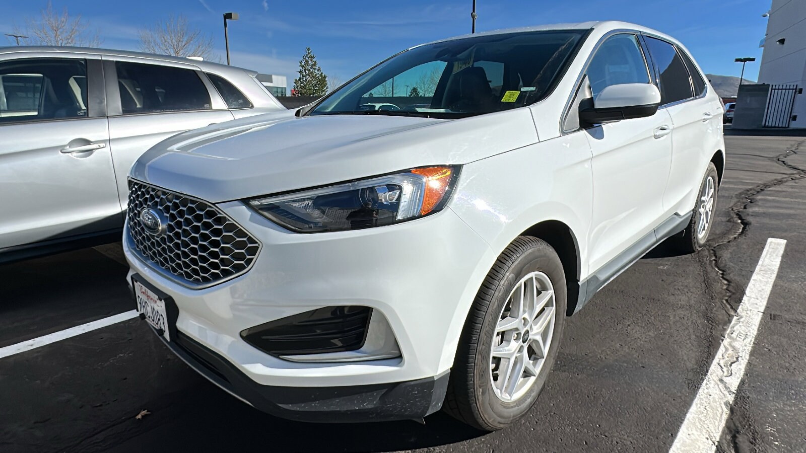 2023 Ford Edge SEL photo 3
