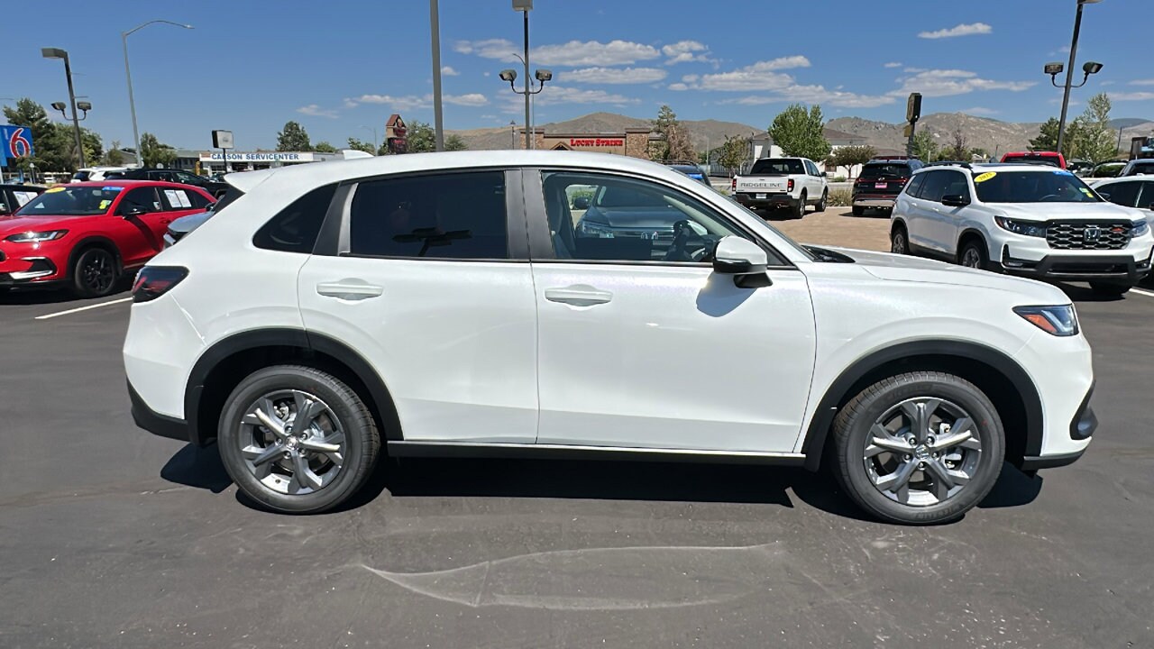 2026 Honda HR-V LX photo 2