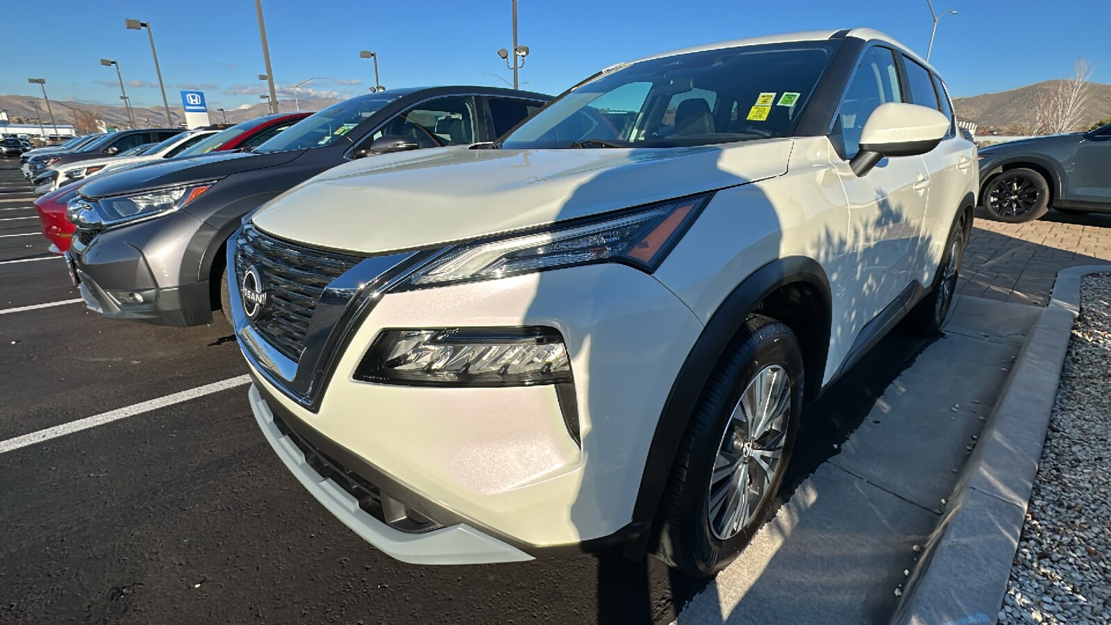 2023 Nissan Rogue SV photo 4