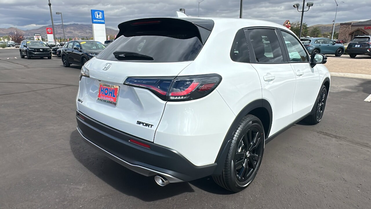 2026 Honda HR-V Sport photo 2