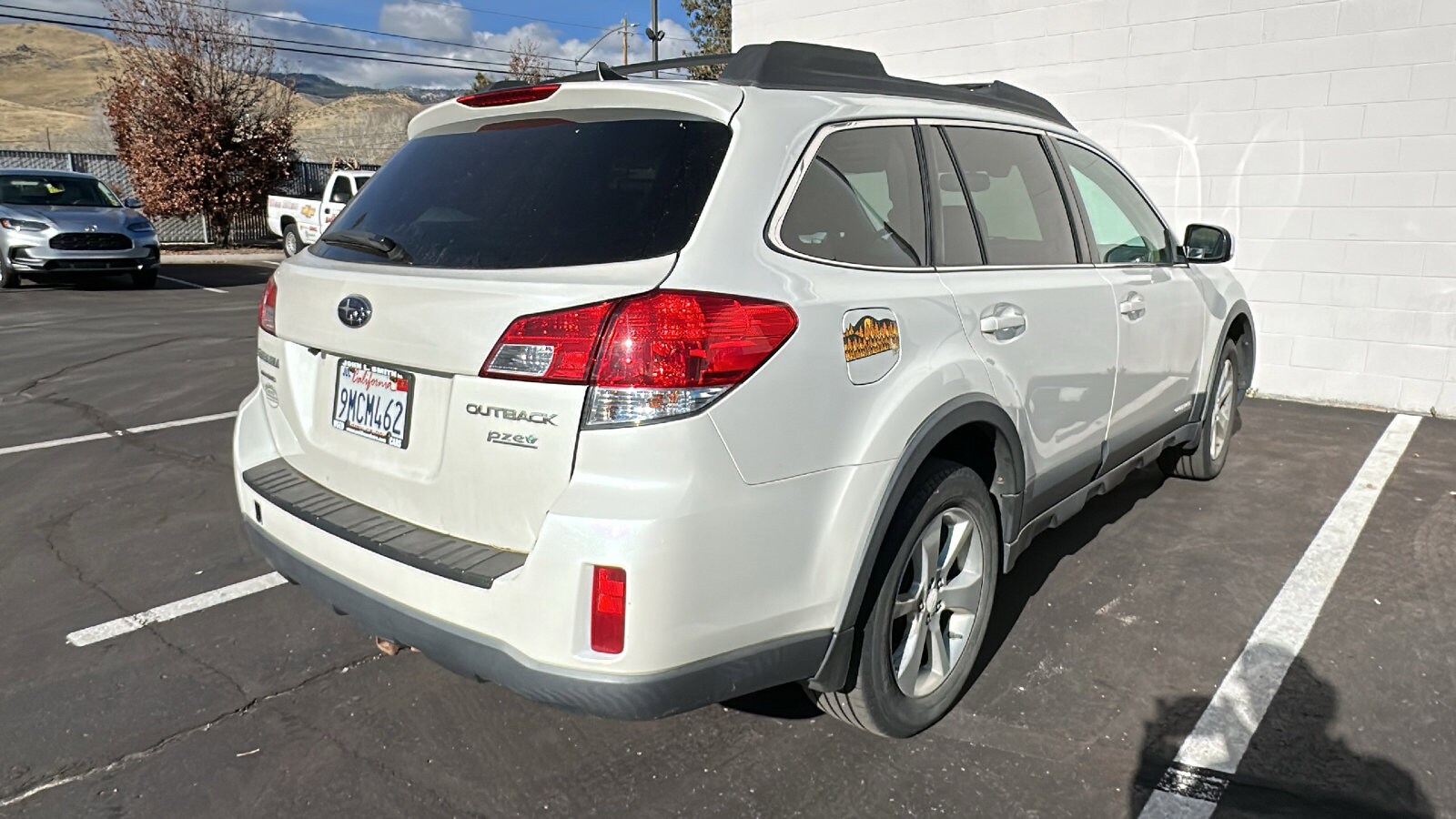 2014 Subaru Outback 2.5i Premium photo 2