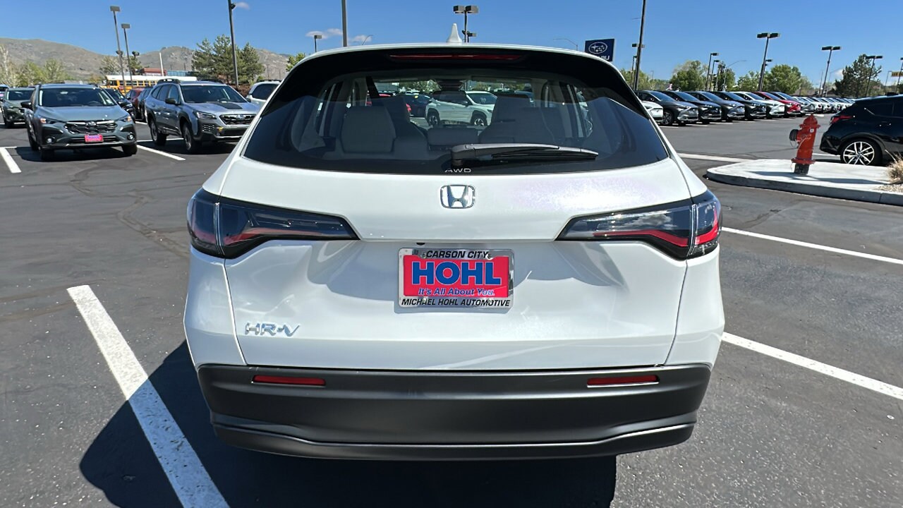2025 Honda HR-V LX photo 4