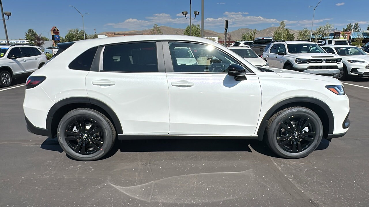 2026 Honda HR-V Sport photo 2