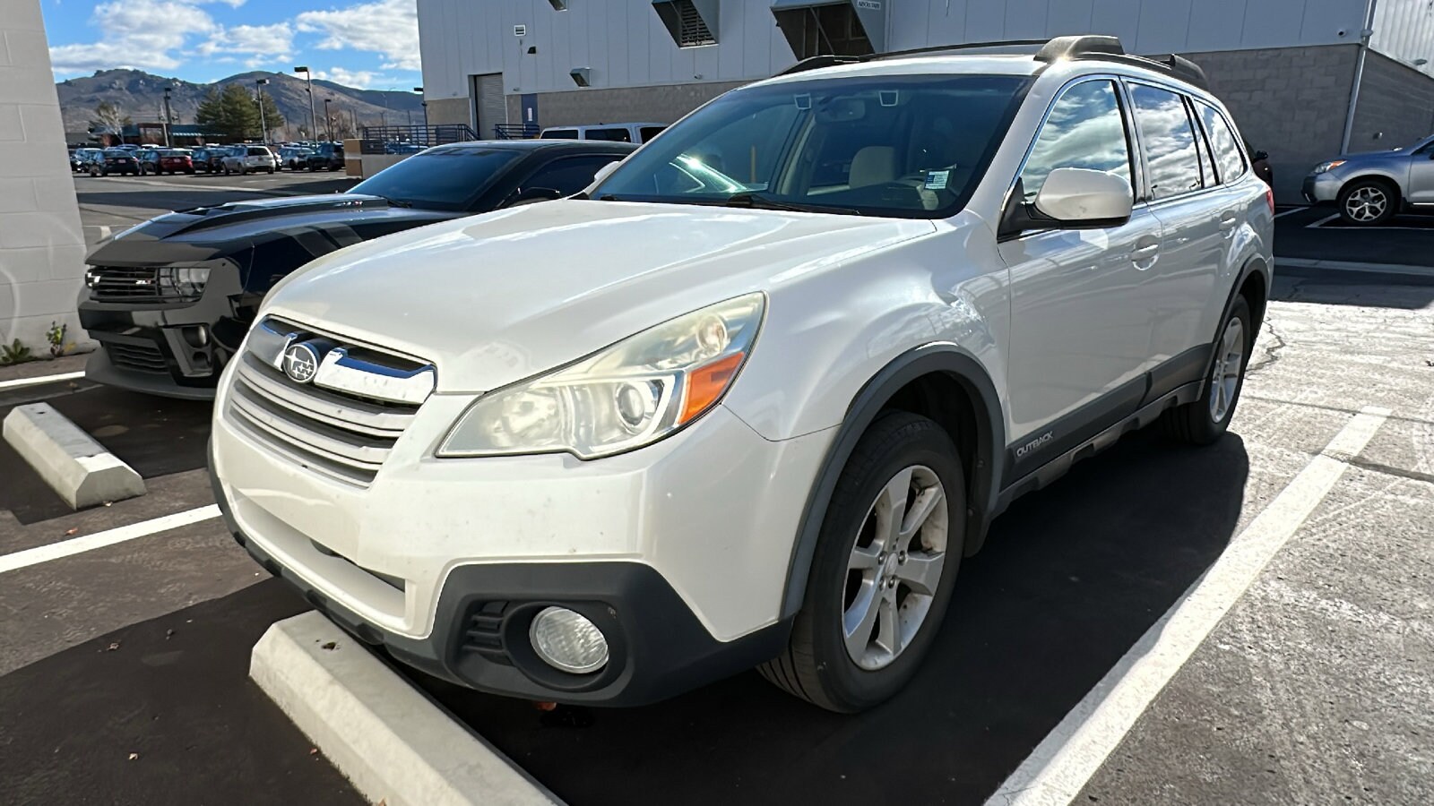 2014 Subaru Outback 2.5i Premium photo 4