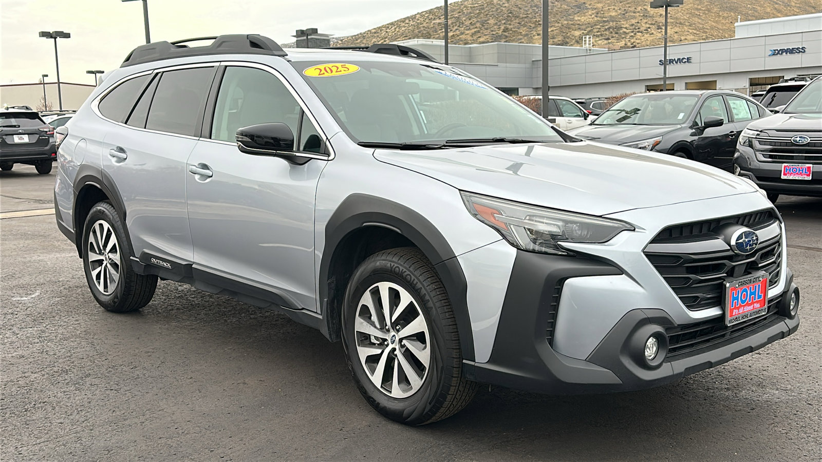 2025 Subaru Outback Premium's photo