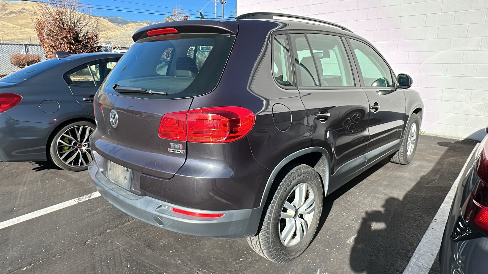 2016 Volkswagen Tiguan S photo 2