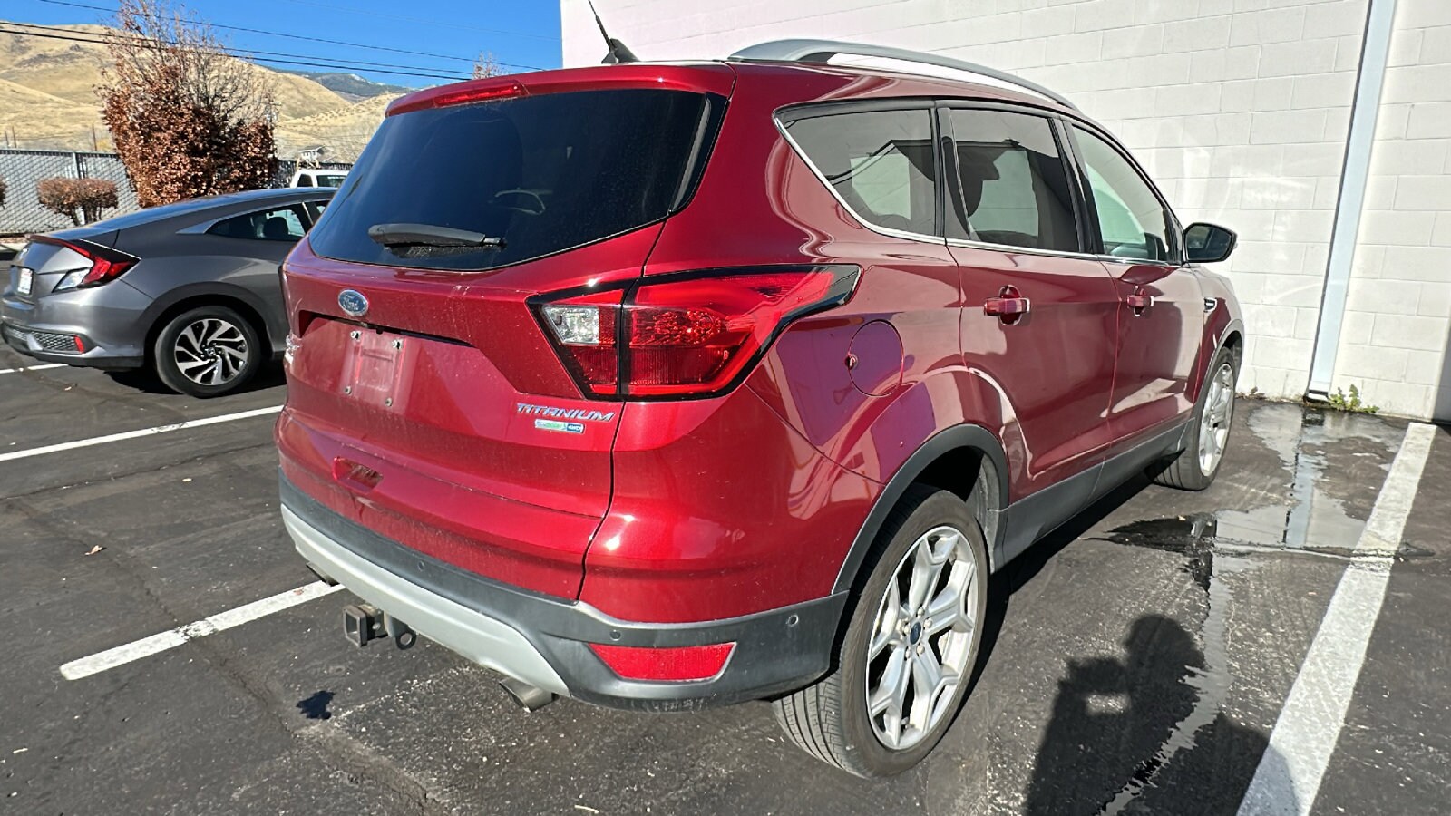 2019 Ford Escape Titanium photo 2