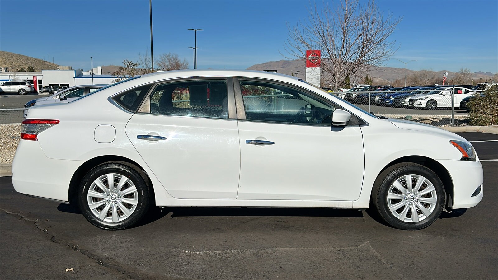 2015 Nissan Sentra SR photo 2