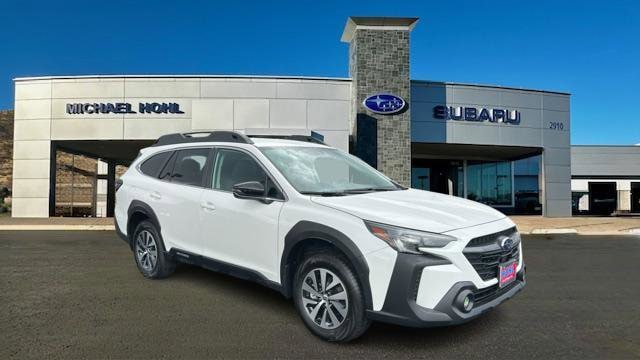 2025 Subaru Outback Premium's photo