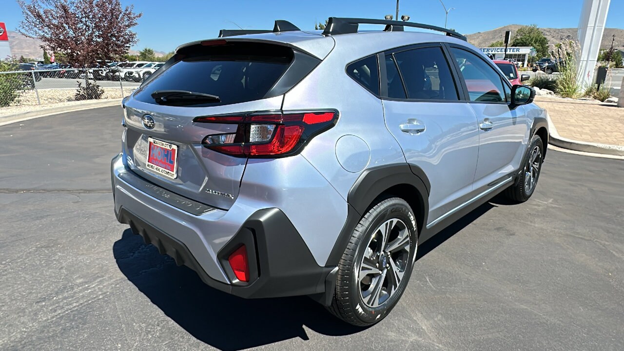 2025 Subaru Crosstrek Premium photo 2