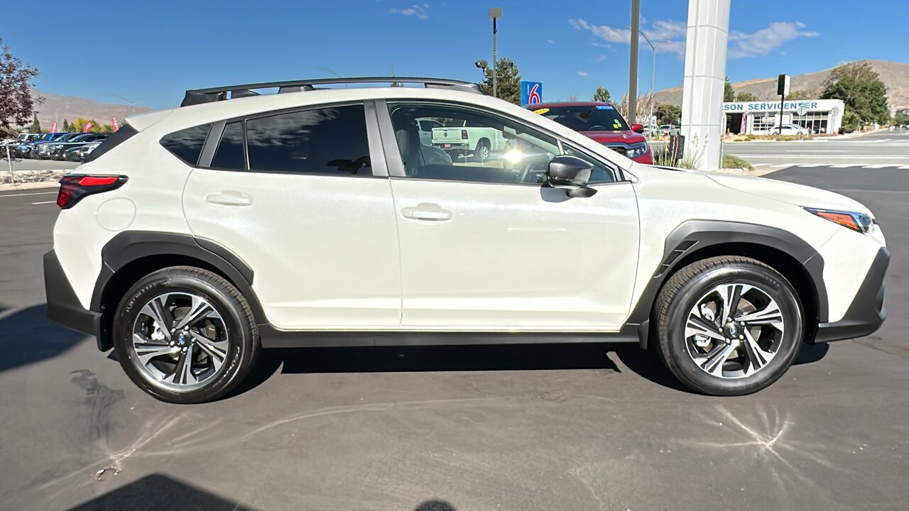 2025 Subaru Crosstrek Premium photo 2
