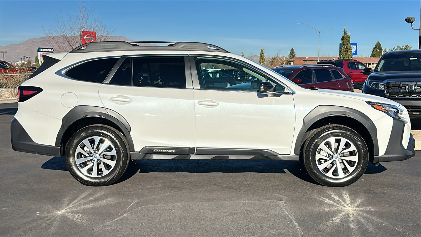 2025 Subaru Outback Premium photo 2