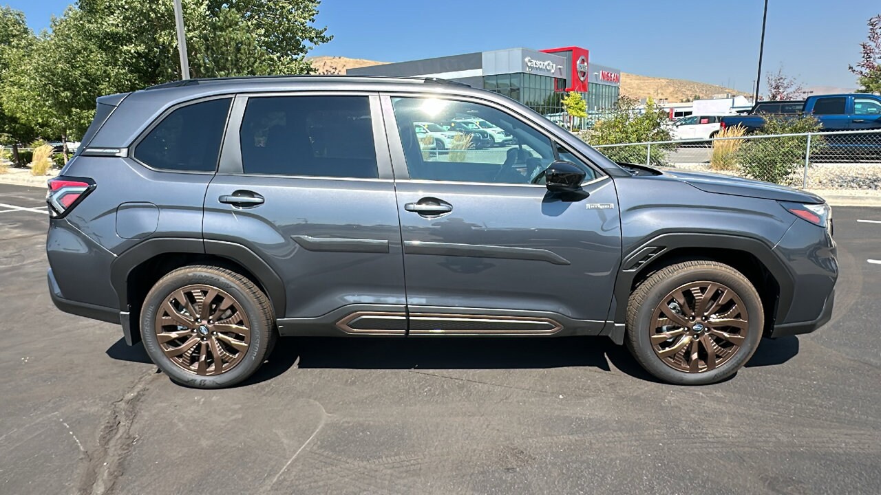2025 Subaru Forester Sport photo 2
