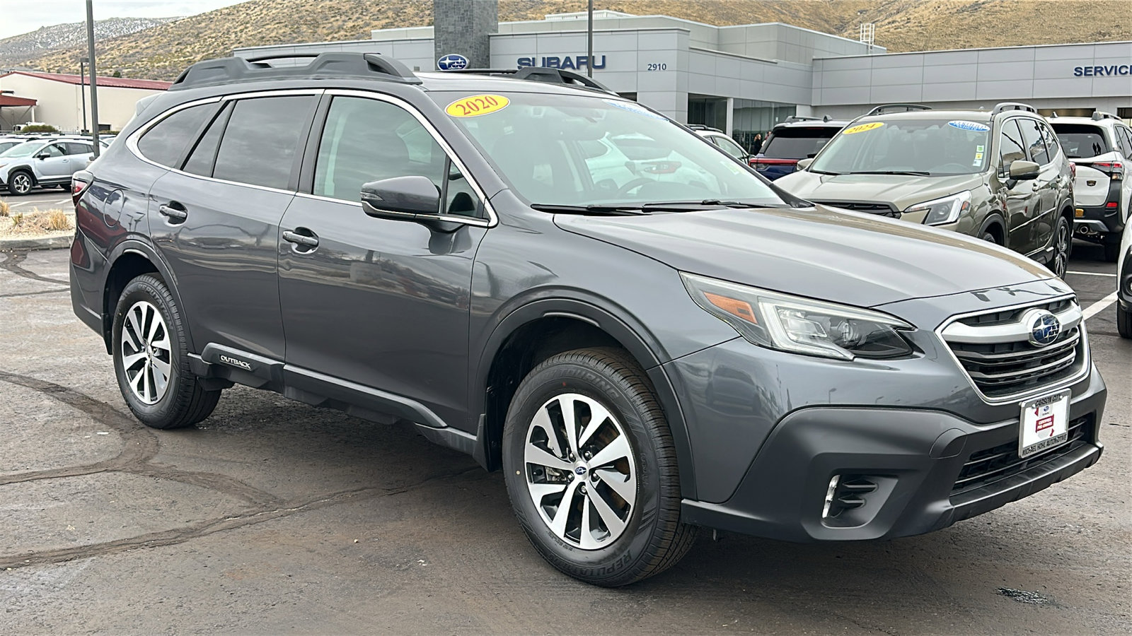 2020 Subaru Outback Premium's photo