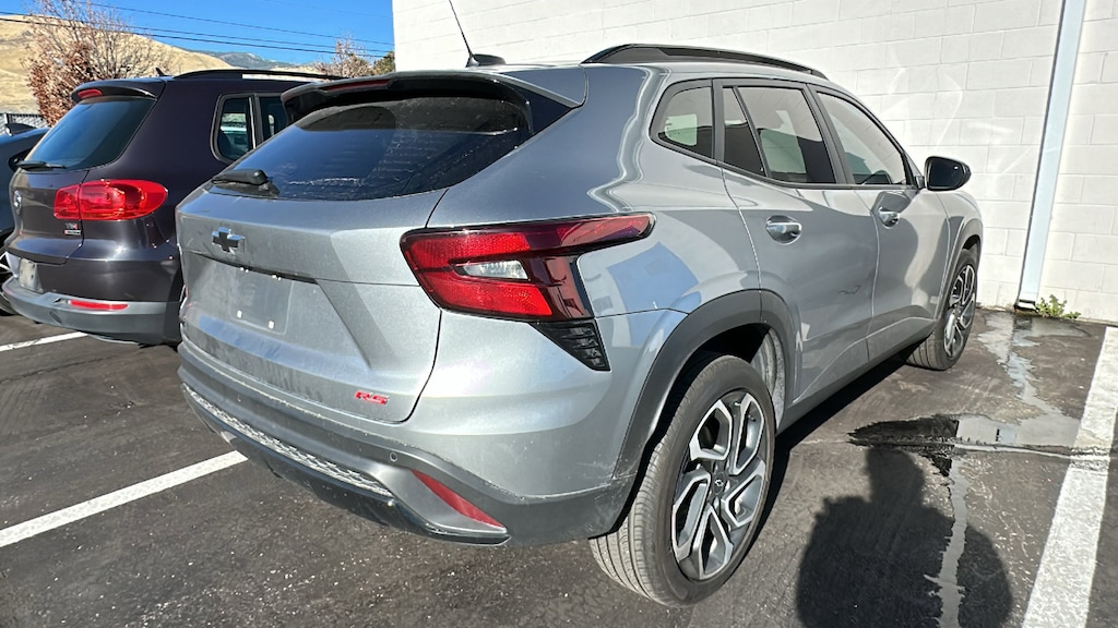 Used 2025 Chevrolet Trax 2RS SUV