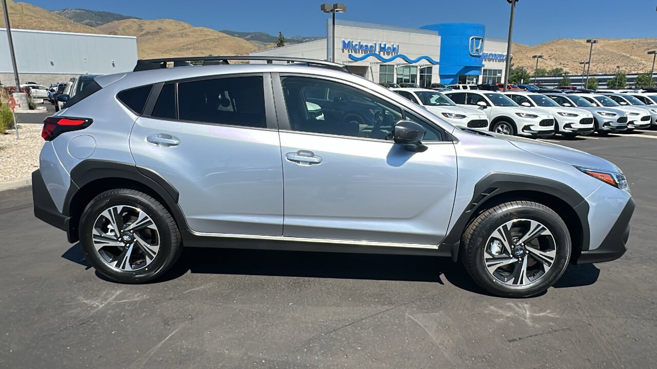 2025 Subaru Crosstrek Premium photo 2