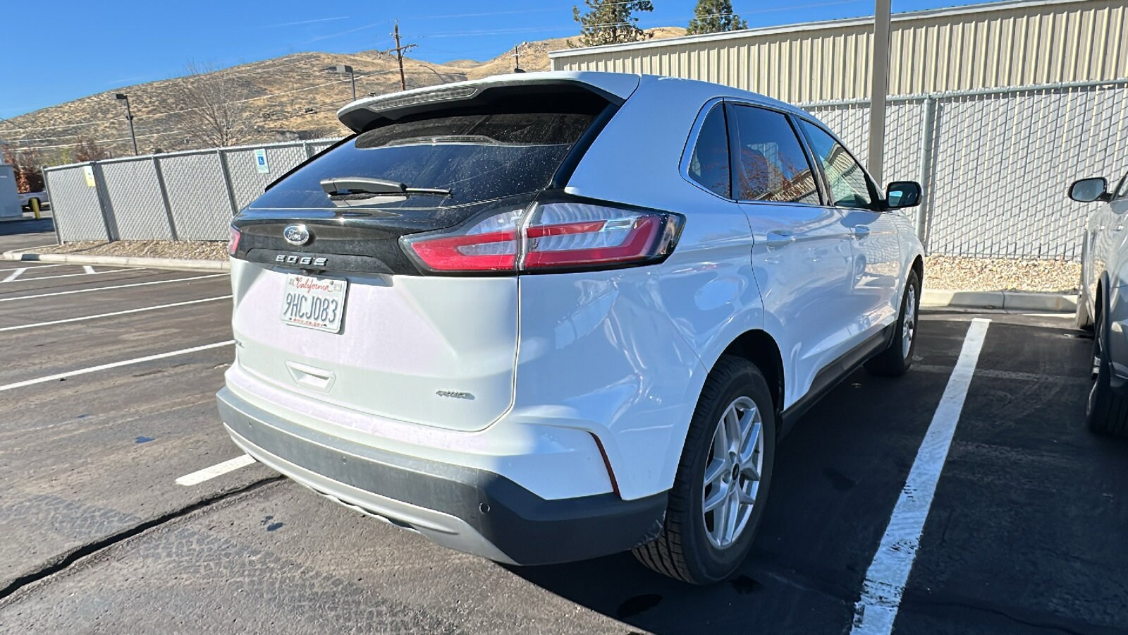 2023 Ford Edge SEL photo 2