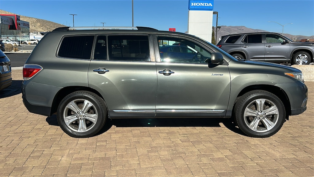 Used 2012 Toyota Highlander Limited V6 SUV