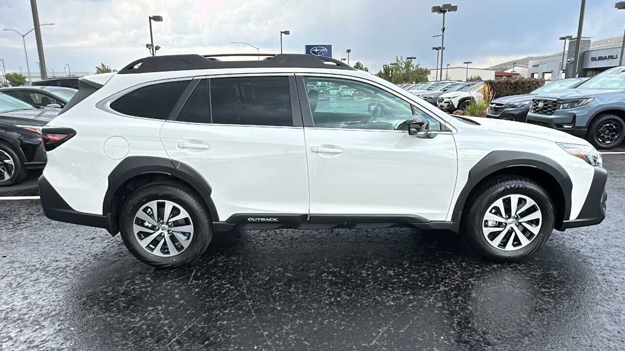 2025 Subaru Outback Premium photo 2