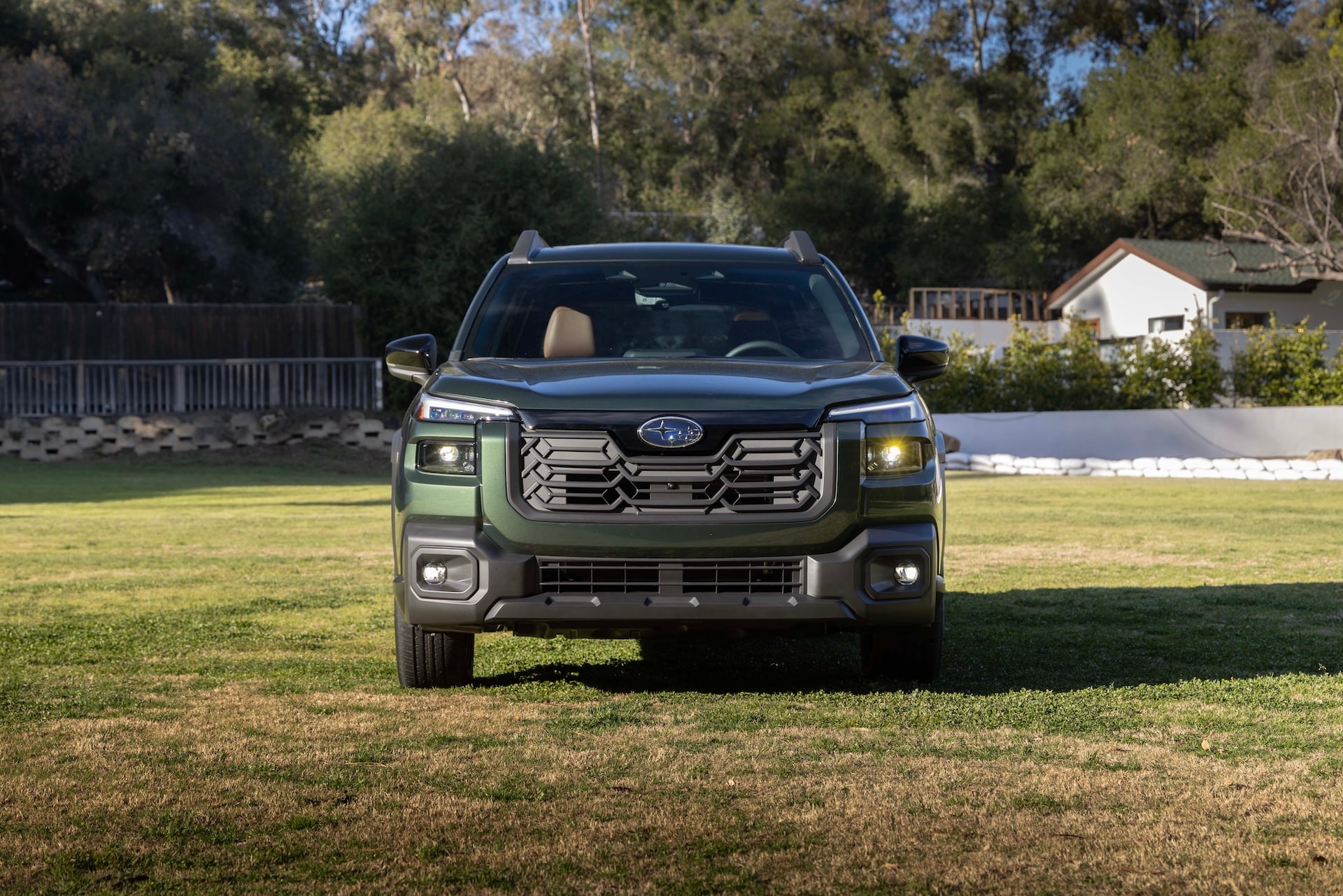 2026_Subaru_Outback_front_end.jpg