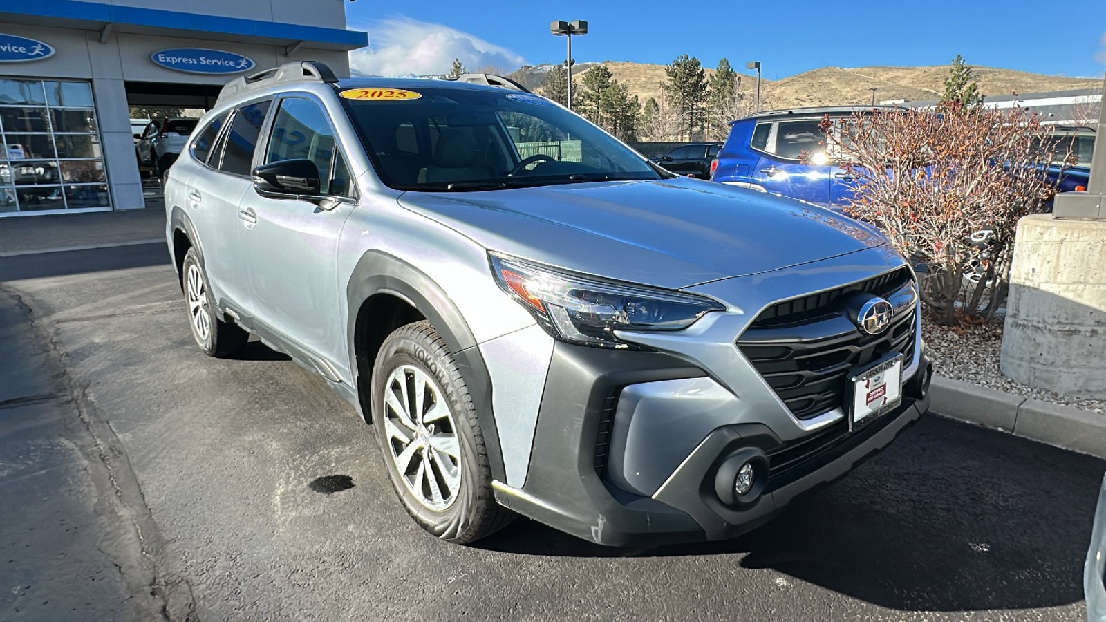 2025 Subaru Outback Premium's photo