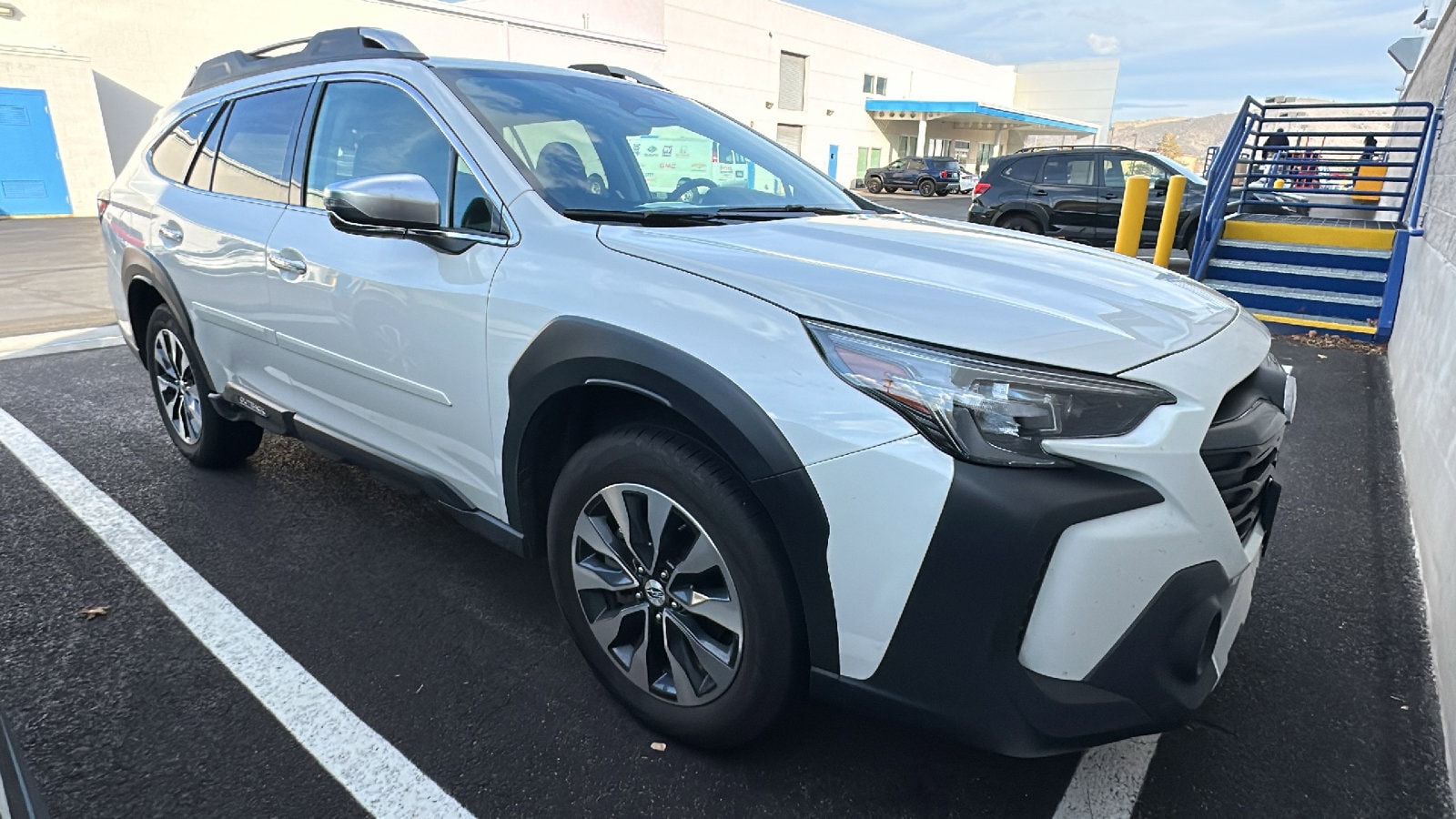 2024 Subaru Outback Touring's photo