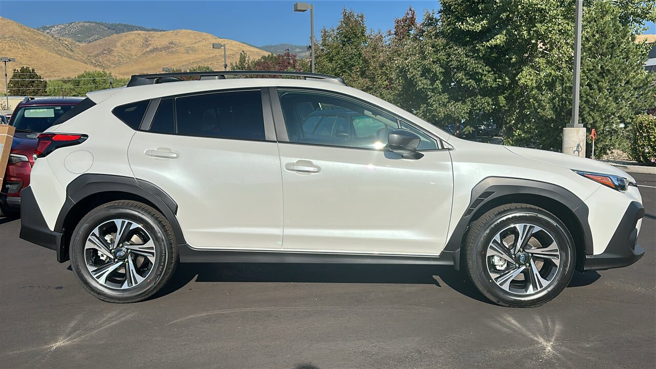 2025 Subaru Crosstrek Premium photo 2