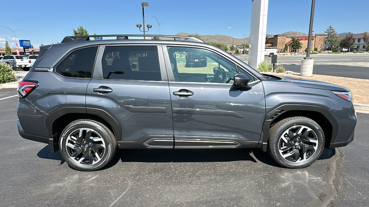 2025 Subaru Forester Limited photo 2